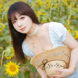 皮皮奶《彼女向日葵》主题写真：35张全套美图