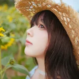 皮皮奶《彼女向日葵》主题写真：35张全套美图