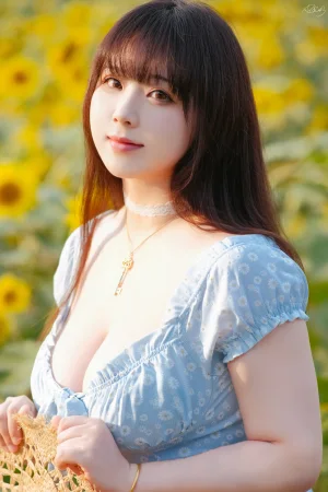 皮皮奶《彼女向日葵》主题写真：35张全套美图
