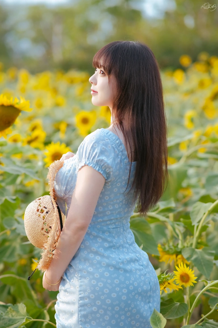 皮皮奶《彼女向日葵》主题写真：35张全套美图
