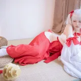 阿半今天很开心《可畏巫女》主题写真：38张全套美图