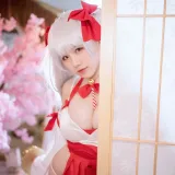 阿半今天很开心《可畏巫女》主题写真：38张全套美图
