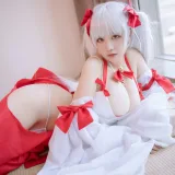 阿半今天很开心《可畏巫女》主题写真：38张全套美图
