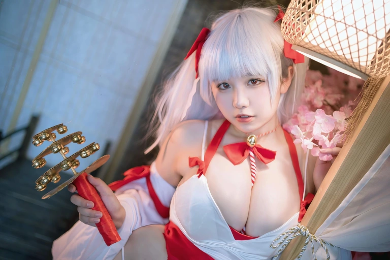 阿半今天很开心《可畏巫女》主题写真：38张全套美图
