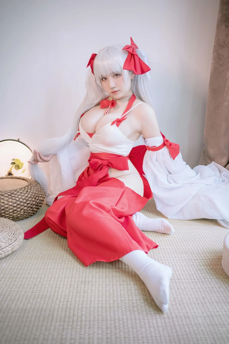 阿半今天很开心《可畏巫女》主题写真：38张全套美图