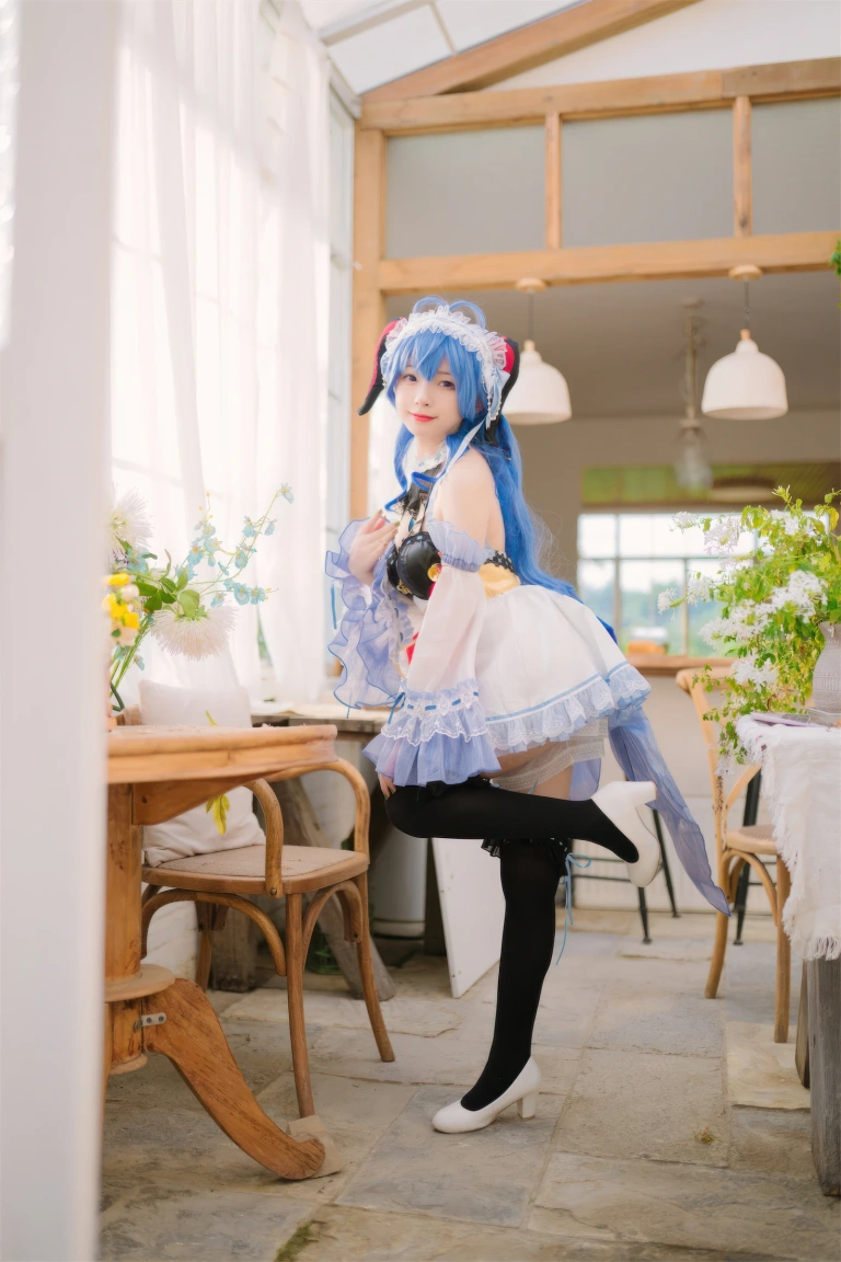 花铃《甘雨女仆》主题写真：41张全套美图