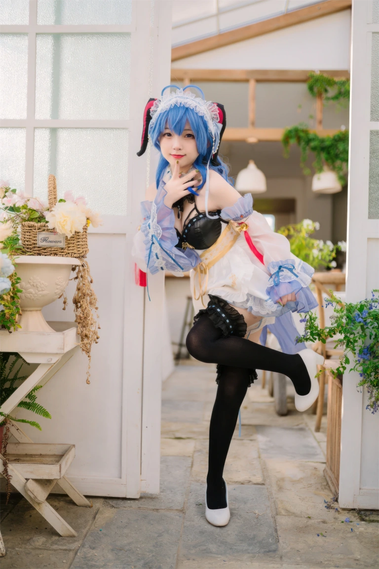 花铃《甘雨女仆》主题写真：41张全套美图