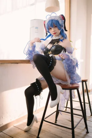 花铃《甘雨女仆》主题写真：41张全套美图