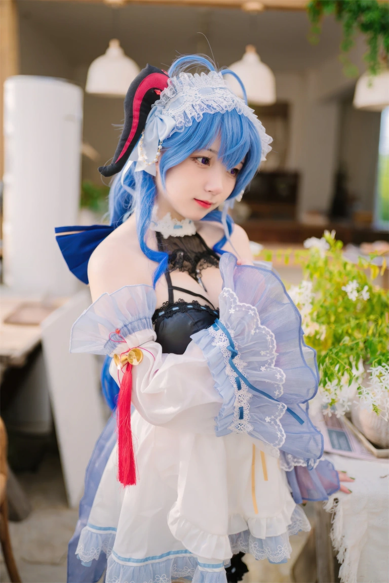 花铃《甘雨女仆》主题写真：41张全套美图