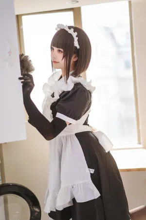 蜜汁猫裘《民宿 女仆》主题写真：50张全套美图