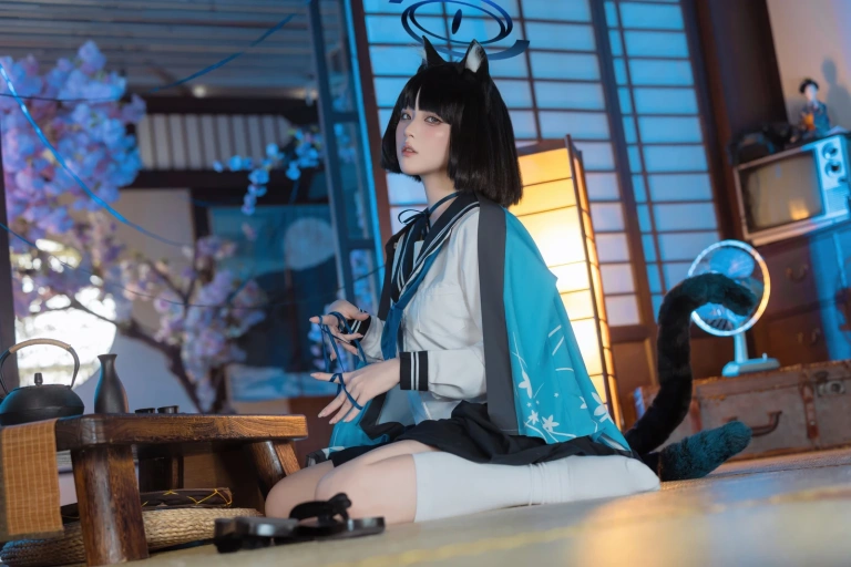 屿鱼《蔚蓝档案 桐生桔梗》主题写真：55张全套美图