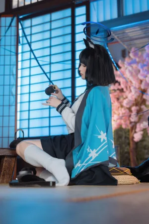 屿鱼《蔚蓝档案 桐生桔梗》主题写真：55张全套美图