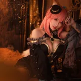 瓜希酱《玉藻前 漆黑魔术服》主题写真：20张全套美图