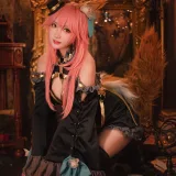 瓜希酱《玉藻前 漆黑魔术服》主题写真：20张全套美图