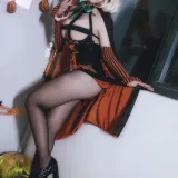 阿半今天很开心《罗恩·万圣节小恶魔》主题写真：28张全套美图