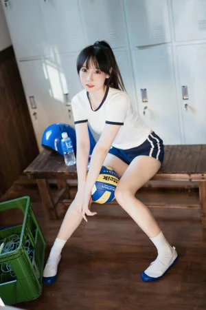焖焖碳《体操服》主题写真：30张全套美图