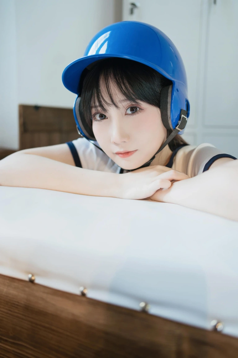 焖焖碳《体操服》主题写真：30张全套美图