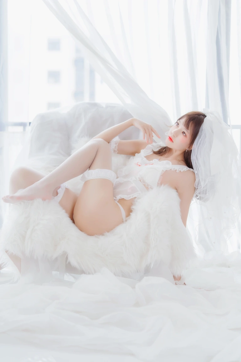 桜桃喵《轻纱 上》主题写真：33张全套美图