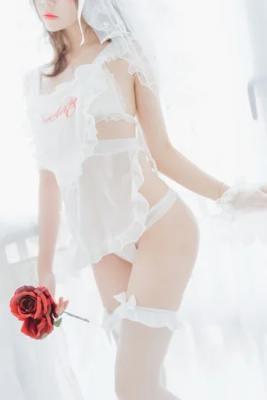 桜桃喵《轻纱 上》主题写真：33张全套美图