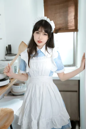 不呆猫《厨房小女仆》主题写真：35张全套美图