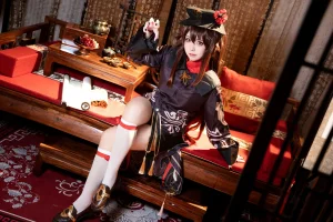 虎森森《原神 胡桃》主题写真：51张全套美图