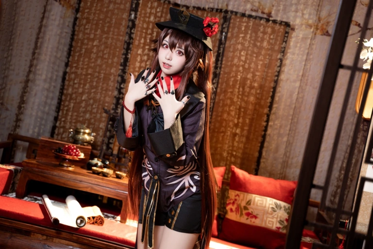 虎森森《原神 胡桃》主题写真：51张全套美图