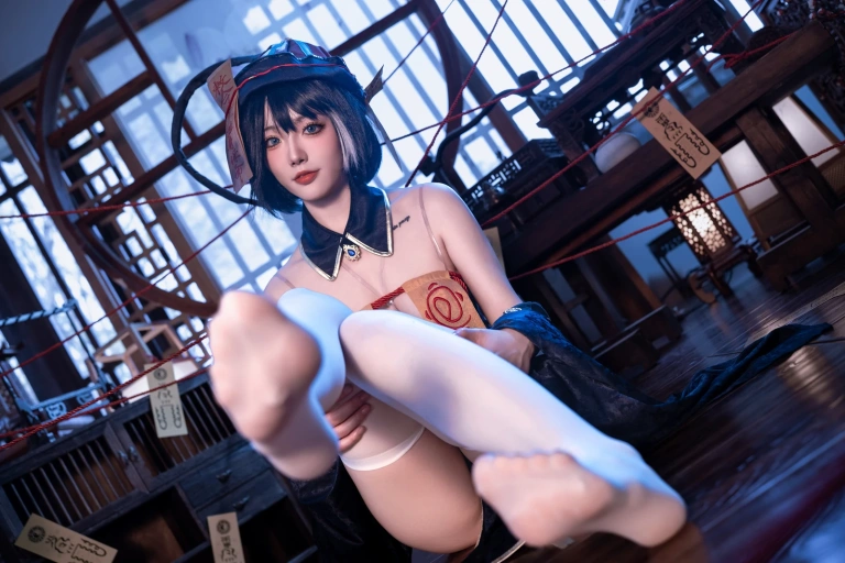 桃良阿宅《华甲小僵尸》主题写真：53张全套美图