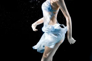 木棉棉《清澈水下》主题写真：59张全套美图