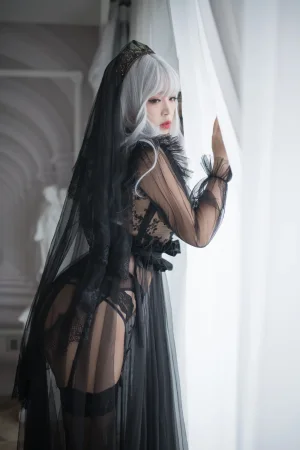 白烨《魔女黑丝》主题写真：73张全套美图，含14个视频