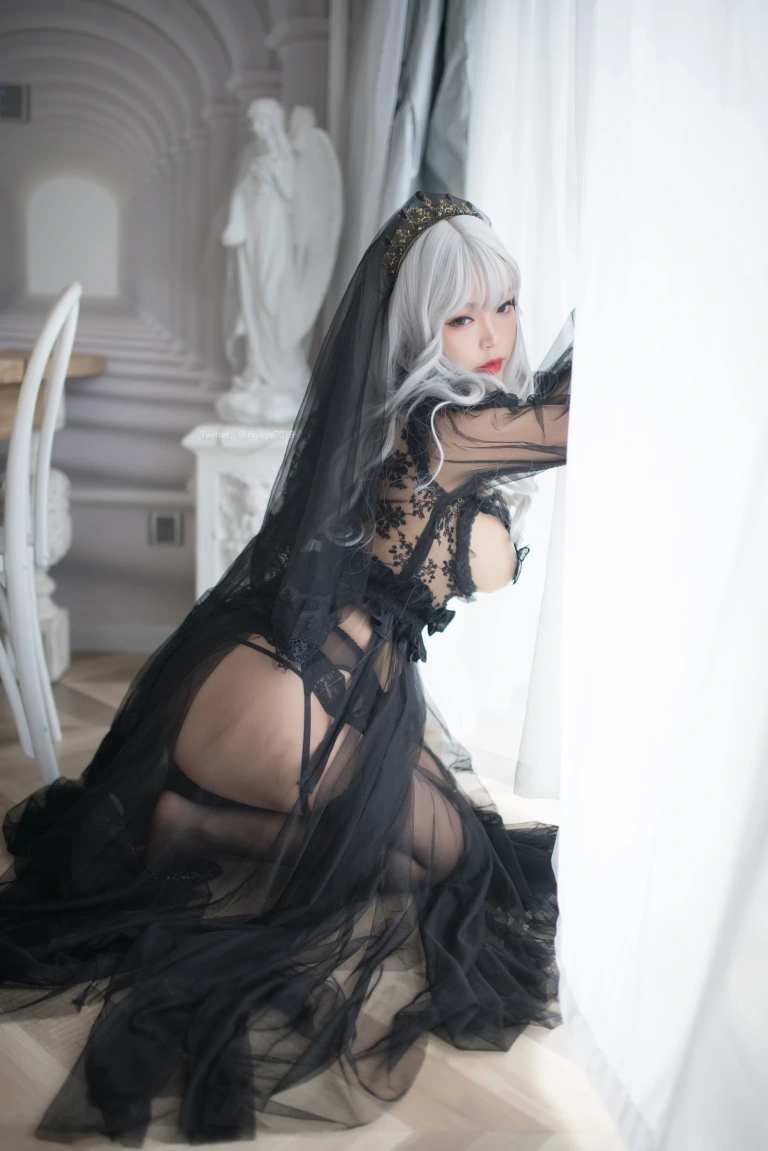 白烨《魔女黑丝》主题写真：73张全套美图，含14个视频