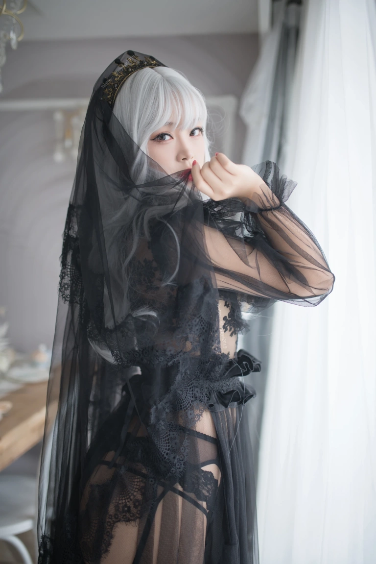 白烨《魔女黑丝》主题写真：73张全套美图，含14个视频