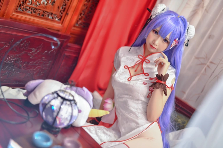 面饼仙儿《旗袍COS》主题写真：20张全套美图