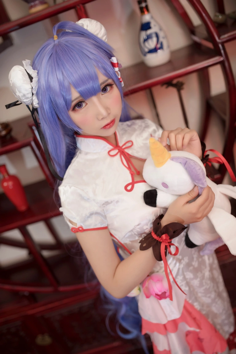 面饼仙儿《旗袍COS》主题写真：20张全套美图