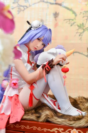 面饼仙儿《旗袍COS》主题写真：20张全套美图