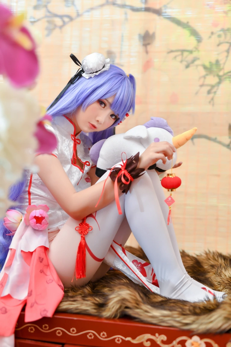 面饼仙儿《旗袍COS》主题写真：20张全套美图