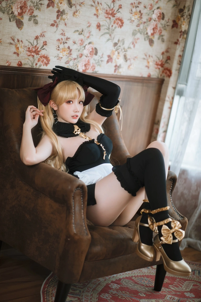 瓜希酱《艾蕾女仆》主题写真：23张全套美图