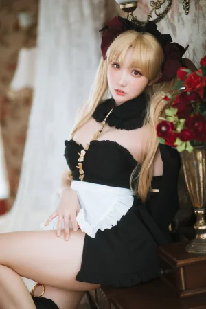 瓜希酱《艾蕾女仆》主题写真：23张全套美图