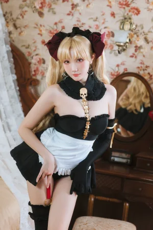 瓜希酱《艾蕾女仆》主题写真：23张全套美图