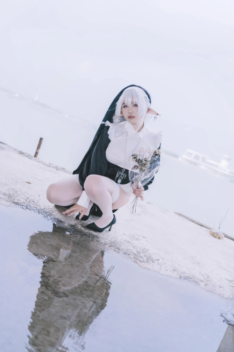 阿半今天很开心《精灵修女》主题写真：28张全套美图