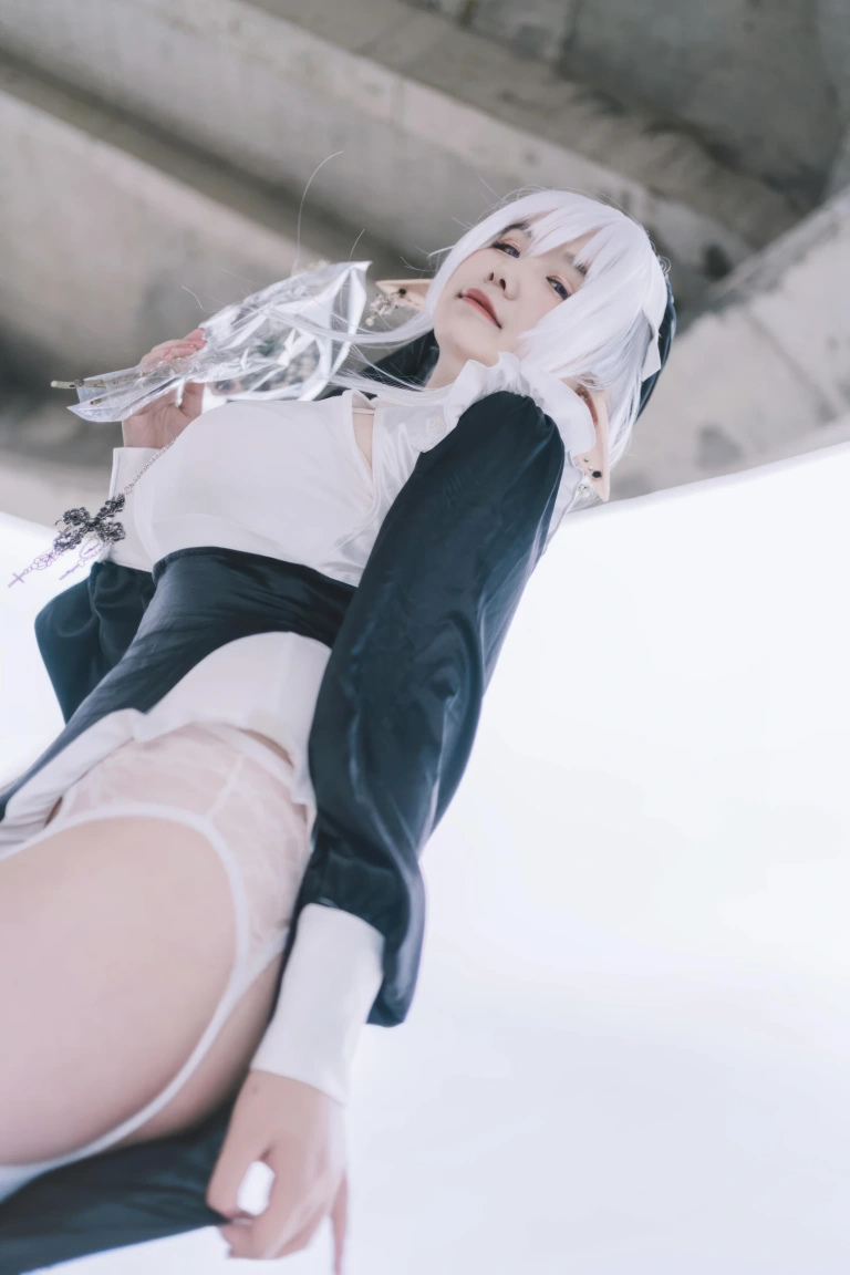 阿半今天很开心《精灵修女》主题写真：28张全套美图
