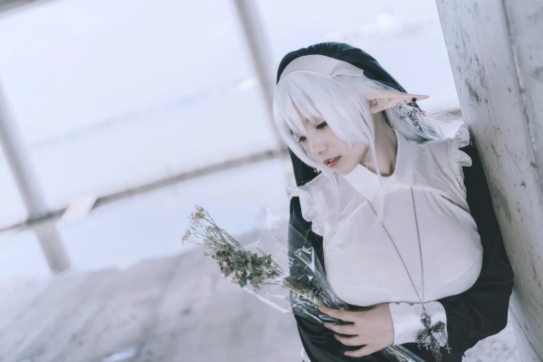 阿半今天很开心《精灵修女》主题写真：28张全套美图