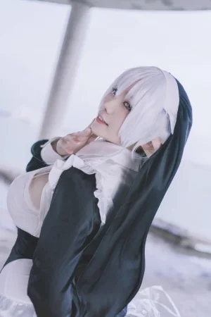 阿半今天很开心《精灵修女》主题写真：28张全套美图