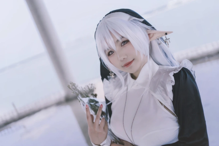 阿半今天很开心《精灵修女》主题写真：28张全套美图