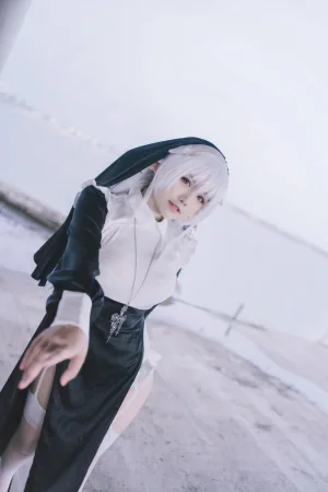 阿半今天很开心《精灵修女》主题写真：28张全套美图