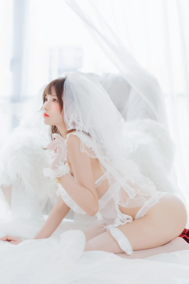 桜桃喵《轻纱 下》主题写真：34张全套美图