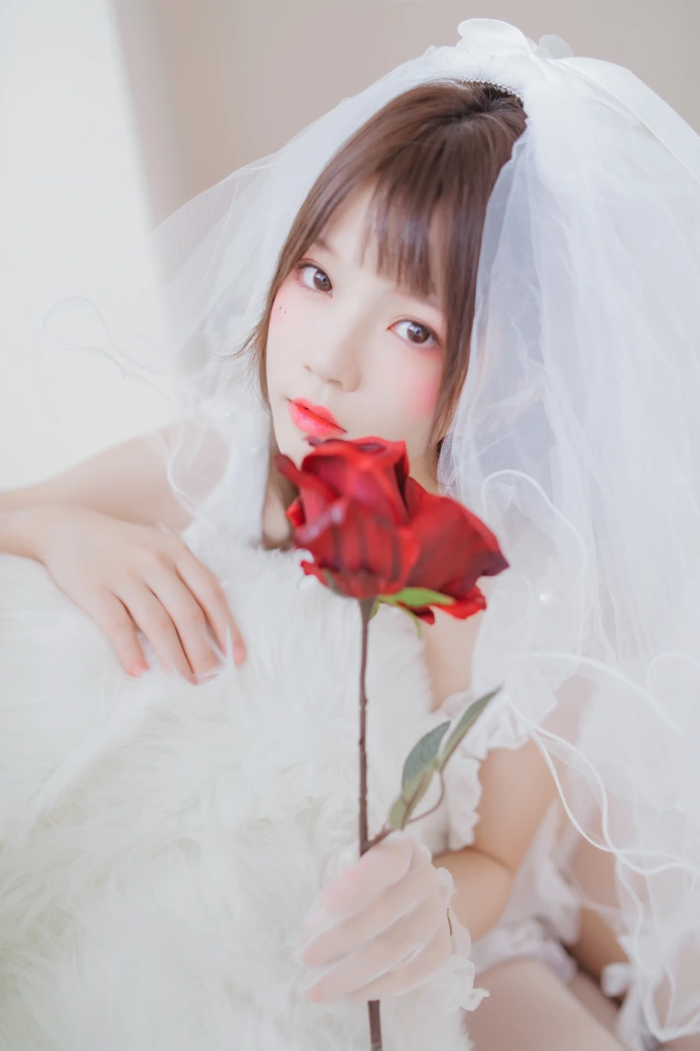 桜桃喵《轻纱 下》主题写真：34张全套美图