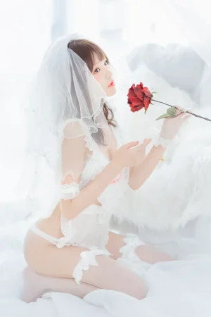桜桃喵《轻纱 下》主题写真：34张全套美图