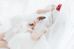 桜桃喵《轻纱 下》主题写真：34张全套美图