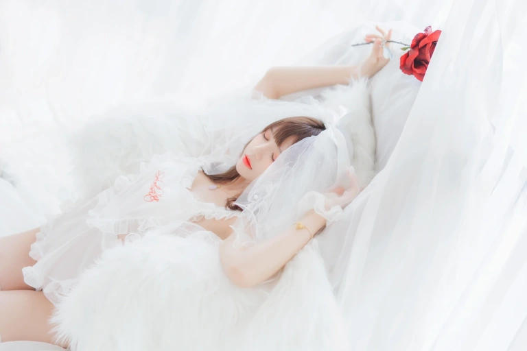 桜桃喵《轻纱 下》主题写真：34张全套美图