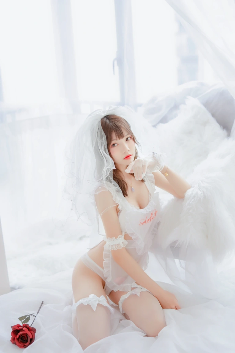 桜桃喵《轻纱 下》主题写真：34张全套美图